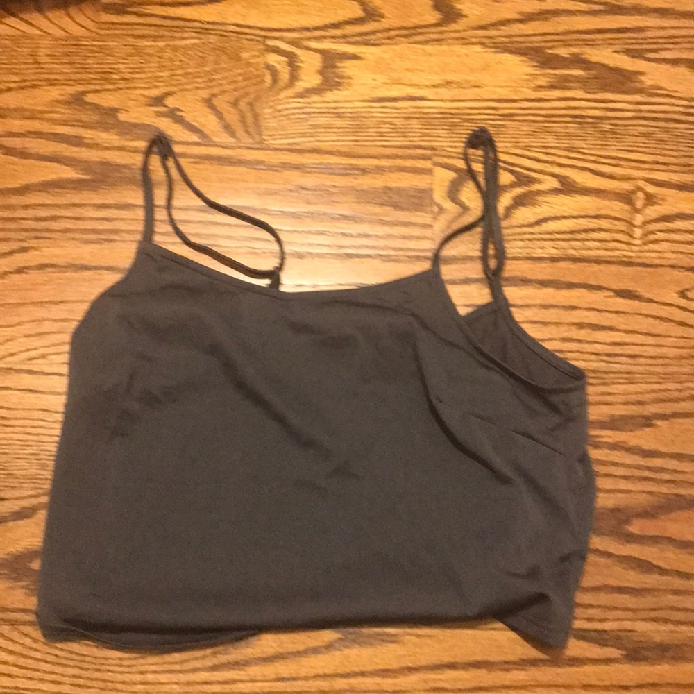 Light weight cropped tank